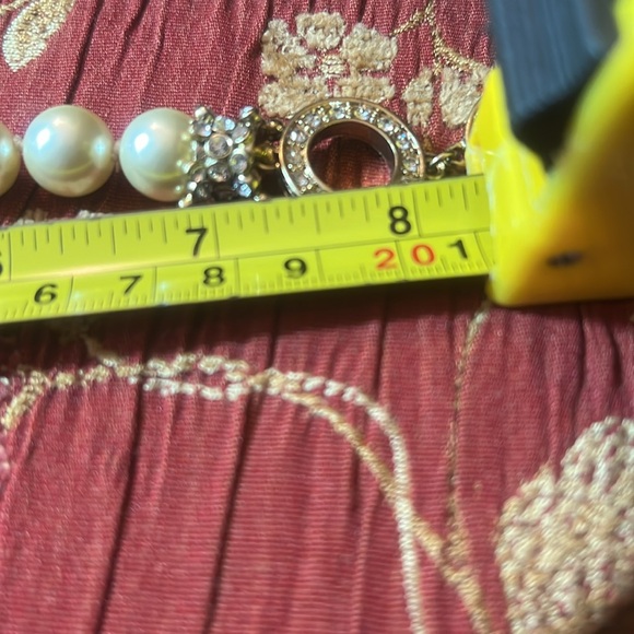 Heidi Daus’s lustrous creamy pearls with colored crystals - Picture 7 of 8